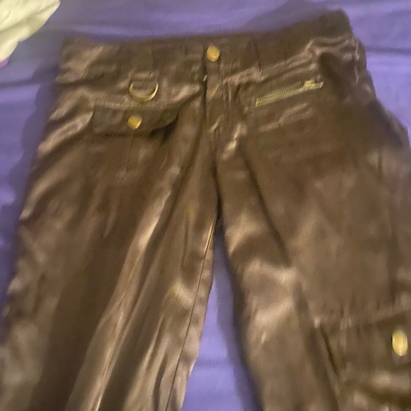 Hot kiss - Picture 1 of 7